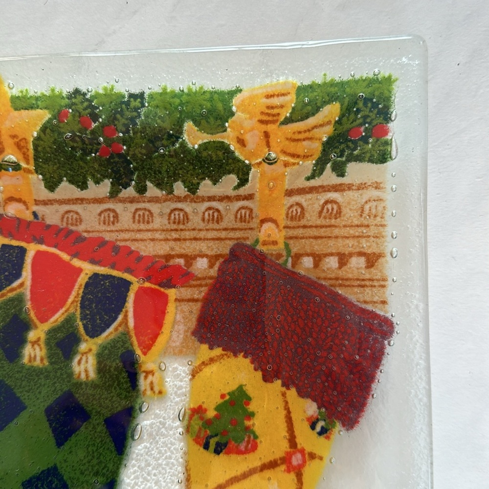 Peggy Karr fused glass Christmas Stocking serving dish. - Picture 4 of 7
